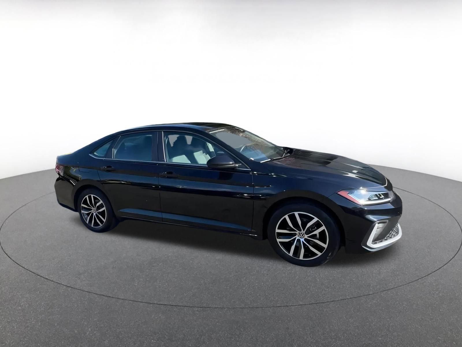 Used 2025 Volkswagen Jetta SE video 2