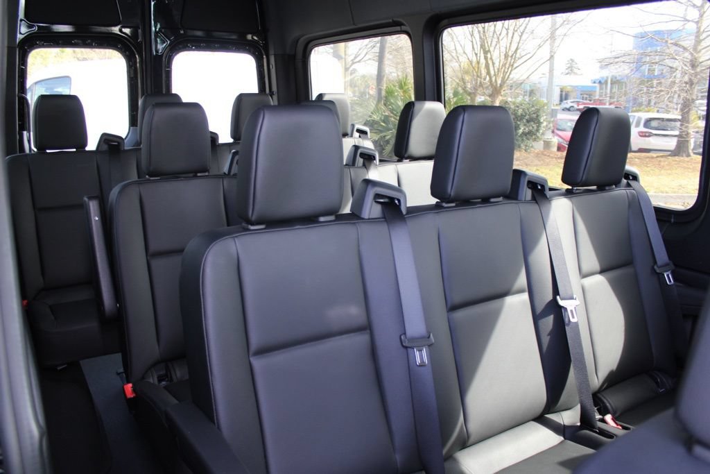 Used 2024 Mercedes-Benz Sprinter 2500 image 38