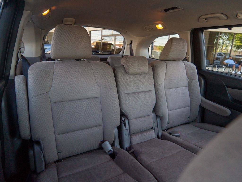 Used 2016 Honda Odyssey SE image 30
