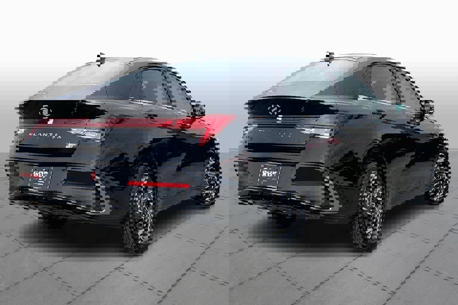 Used 2024 Hyundai Elantra Limited image 12