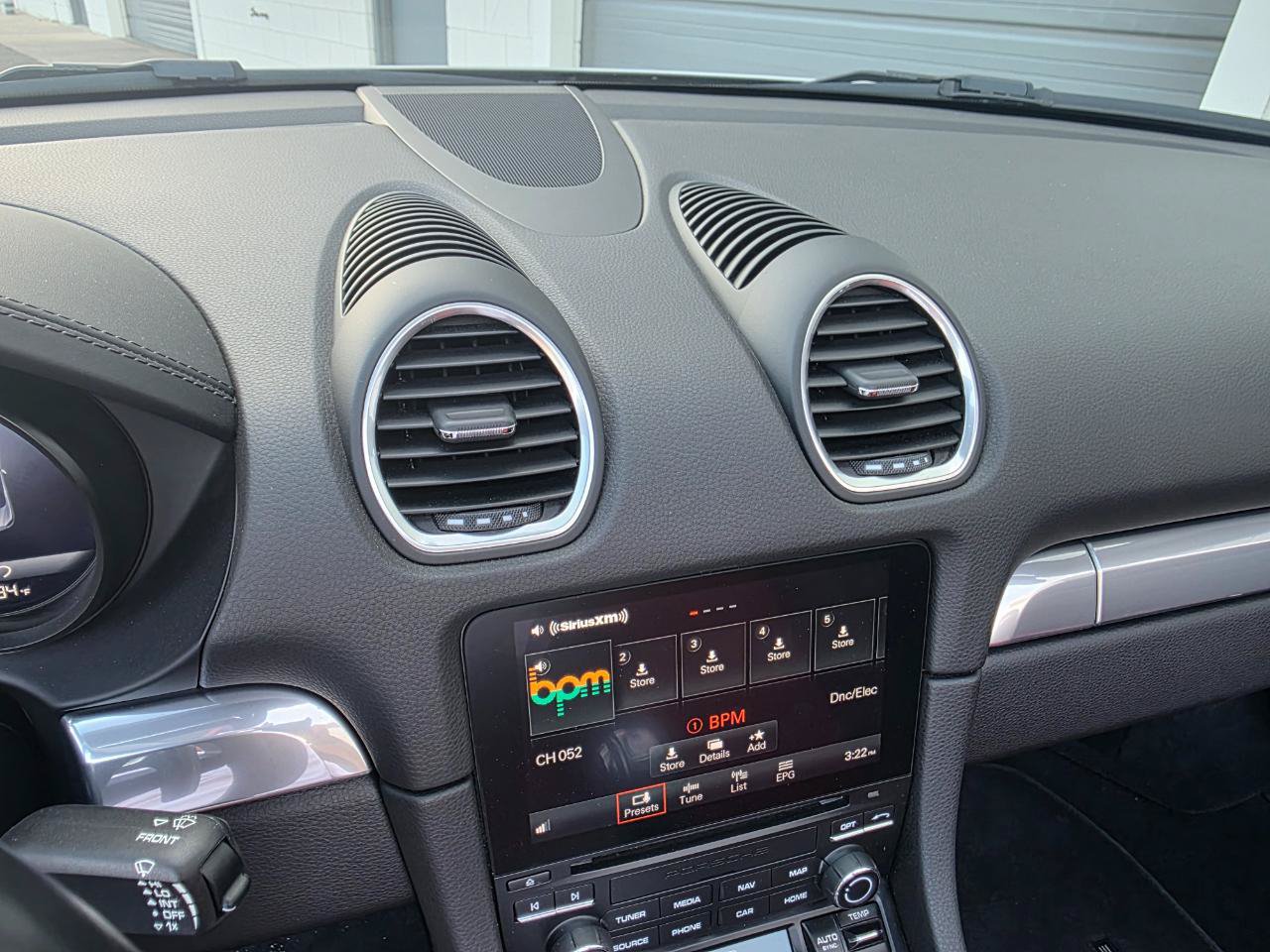 Used 2019 Porsche 718 Boxster RWD image 38