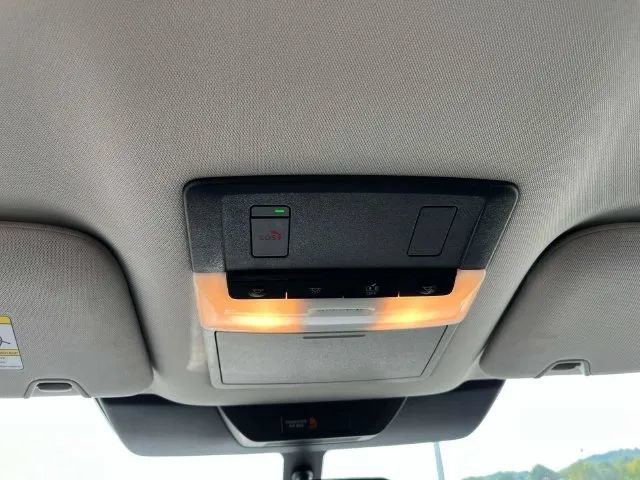 Certified 2025 Nissan Pathfinder SV AWD/4WD image 17