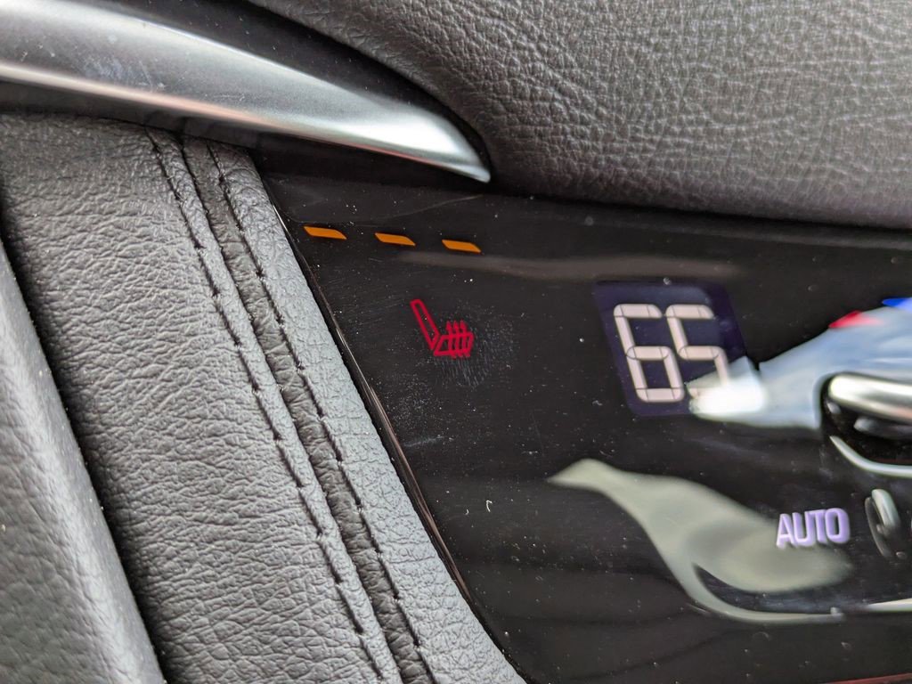 Certified 2025 Cadillac XT5 Luxury image 23