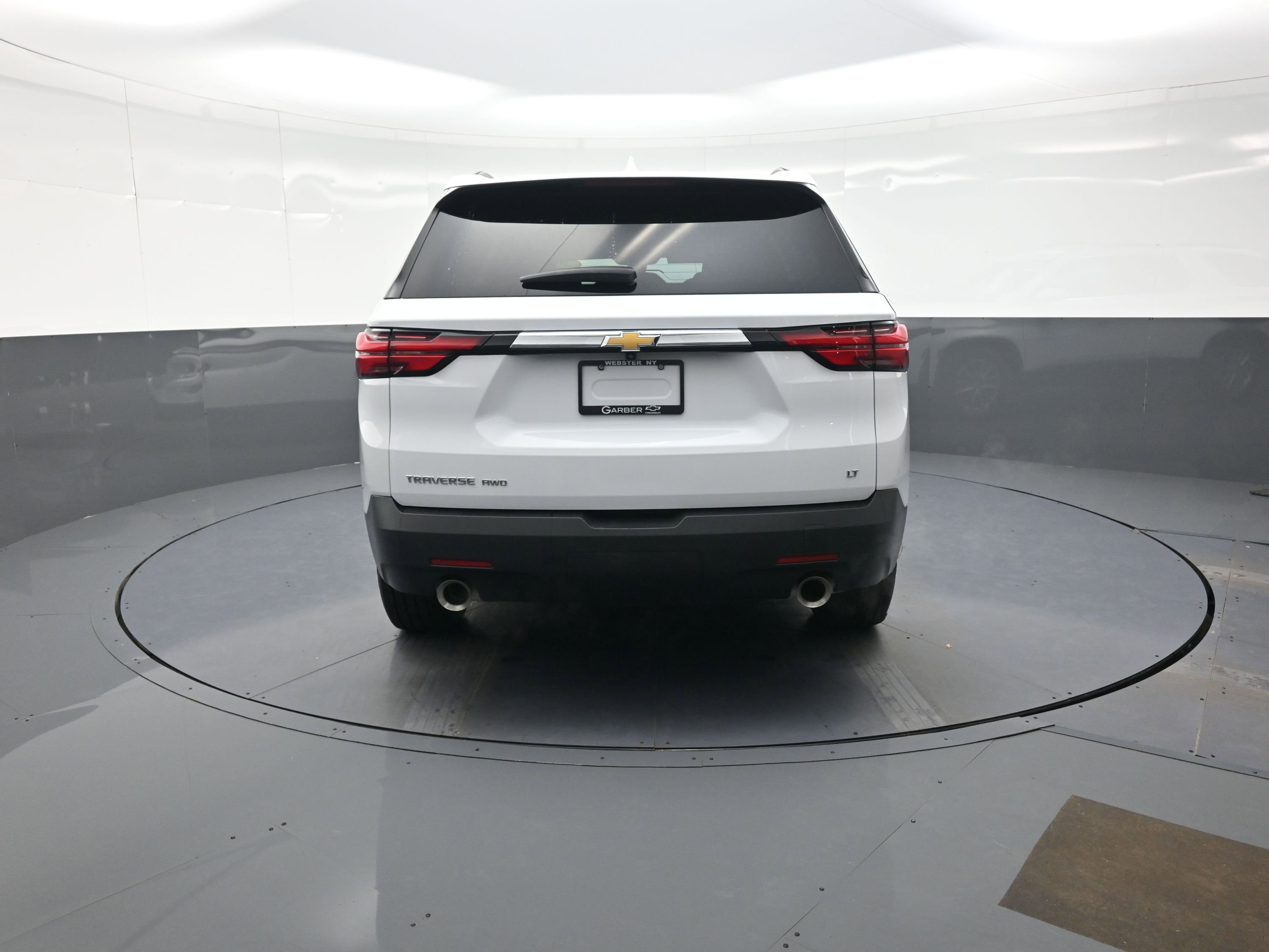 Used 2023 Chevrolet Traverse LT image 4