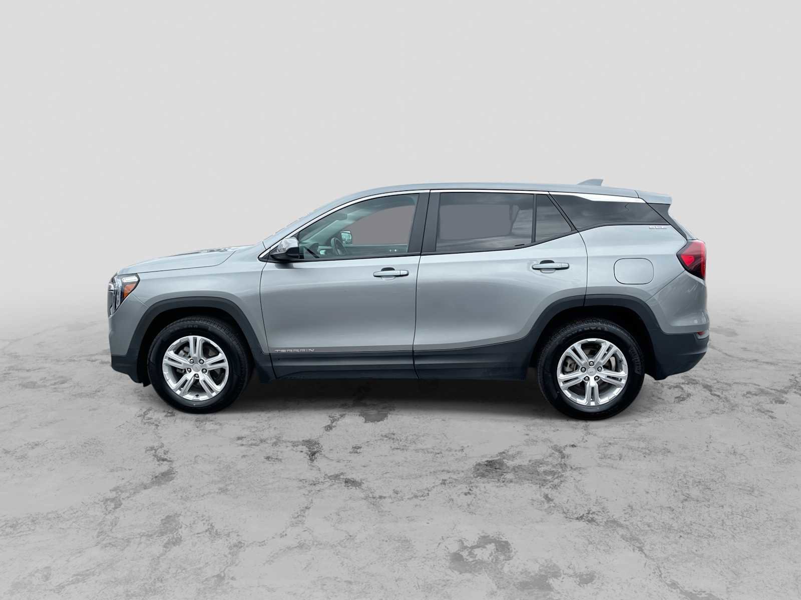 Used 2024 GMC Terrain SLE image 5