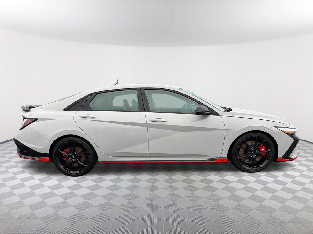 Used 2025 Hyundai Elantra N image 4