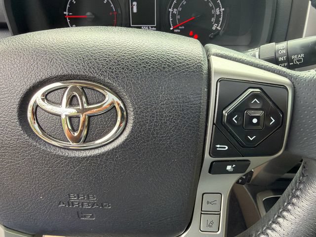 Used 2022 Toyota 4Runner SR5 Premium w/ Moonroof Package RWD image 32