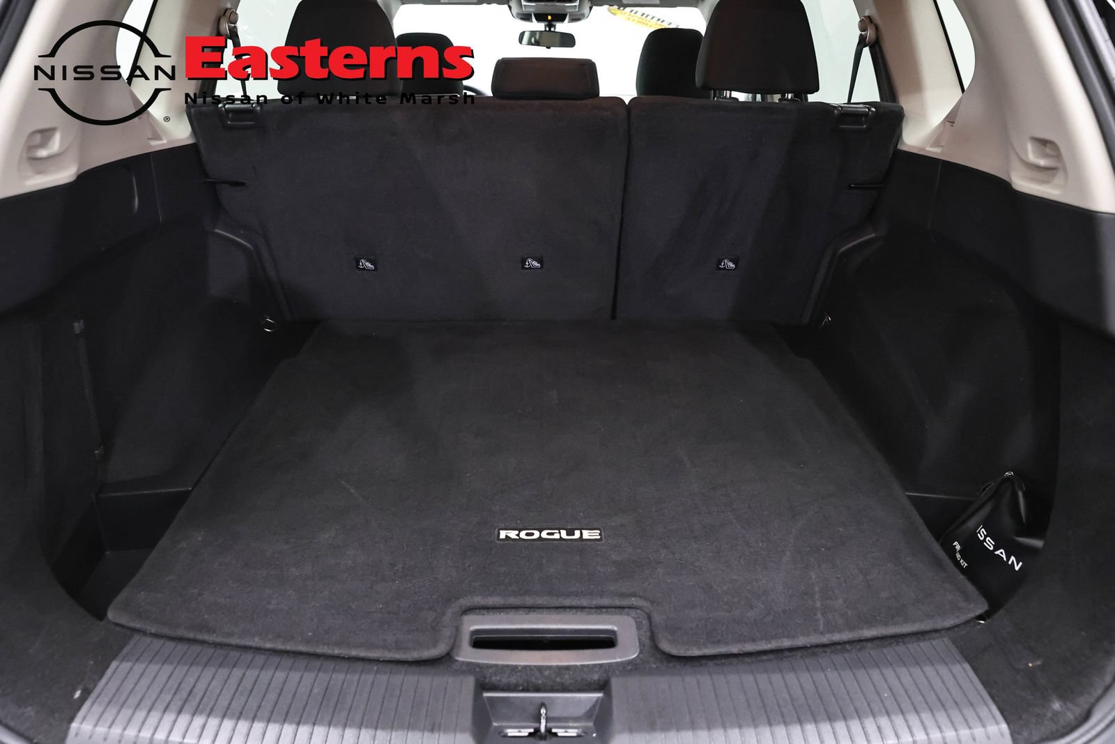 Used 2023 Nissan Rogue S AWD/4WD image 9