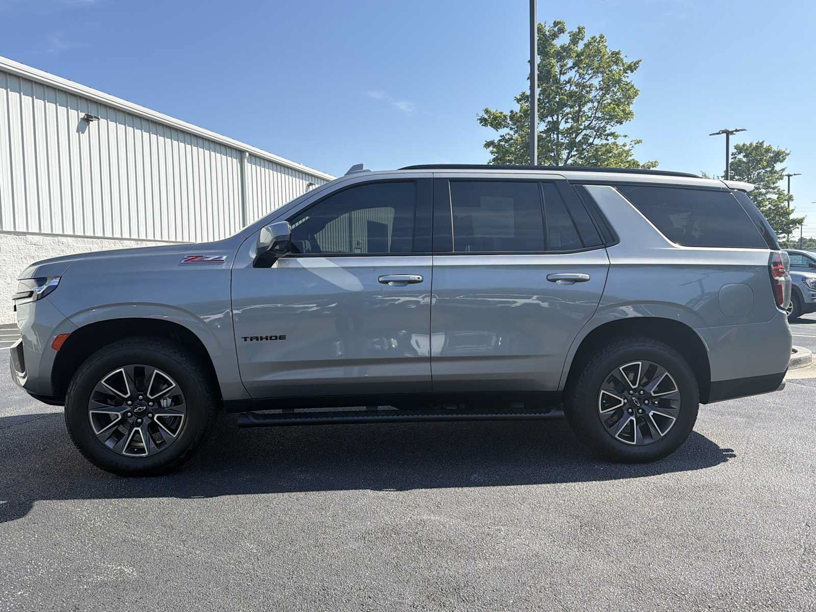 Used 2023 Chevrolet Tahoe Z71 w/ Z71 Off-Road Package AWD/4WD image 29
