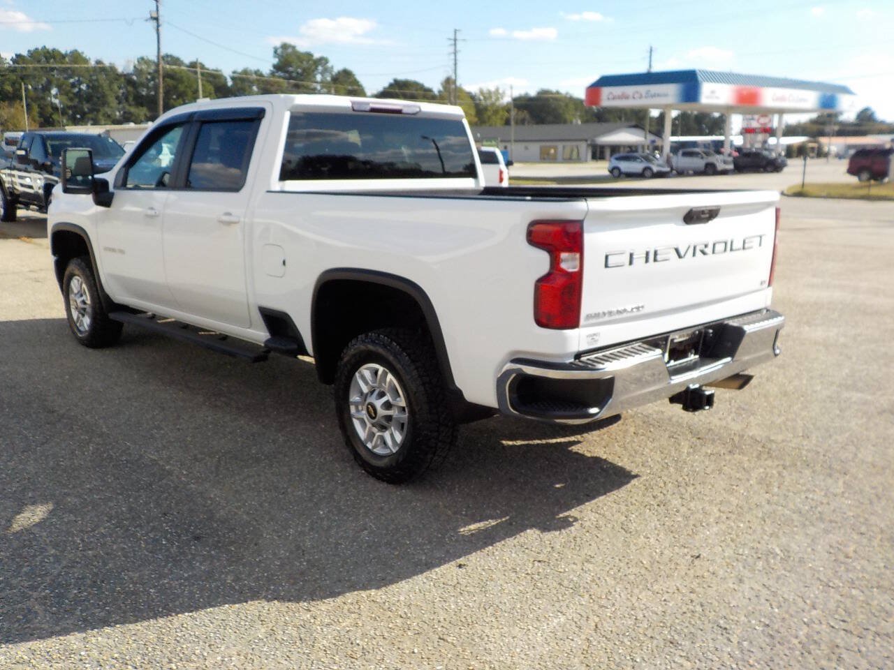 Used 2022 Chevrolet Silverado 2500 LT AWD/4WD image 3