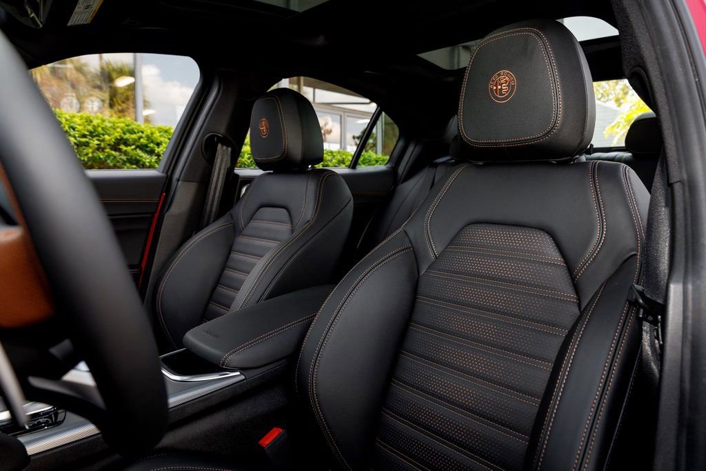 New 2025 Alfa Romeo Giulia AWD w/ Driving Assist Package image 30