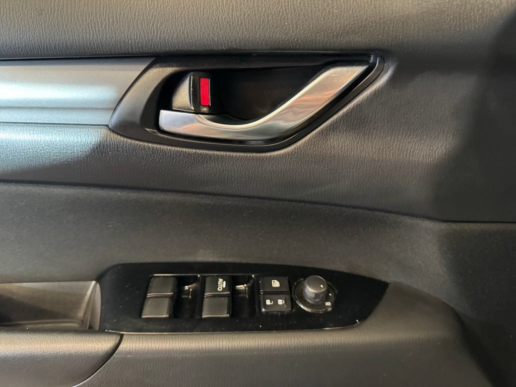 Used 2017 MAZDA CX-5 Sport AWD/4WD image 19