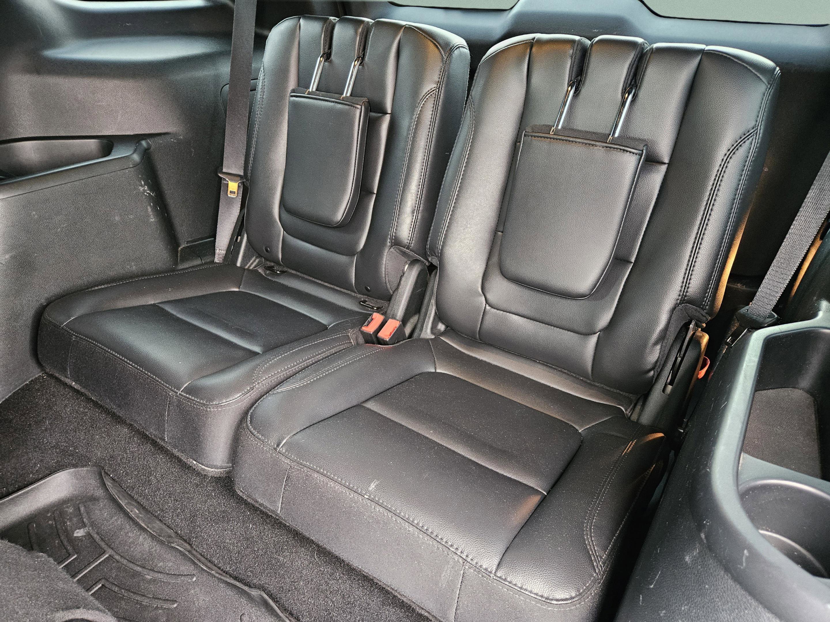 Used 2019 Ford Explorer XLT w/ Equipment Group 202A image 28