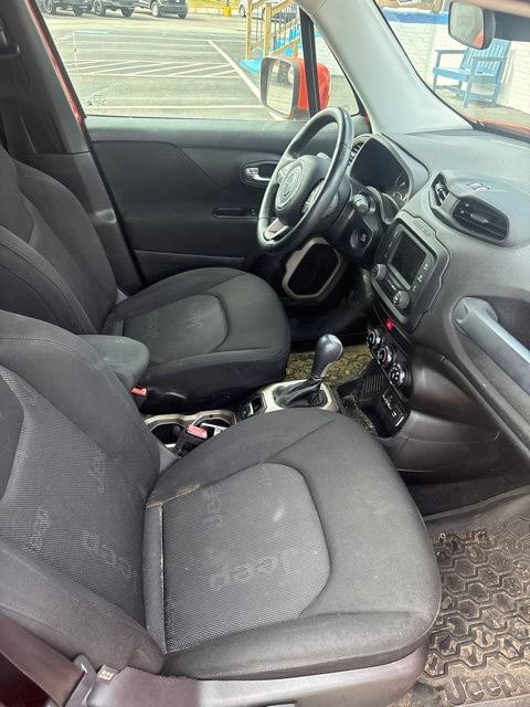 Used 2016 Jeep Renegade Latitude FWD image 56