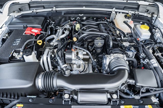 Used 2022 Jeep Wrangler Unlimited Sahara w/ Dual Top Group image 19