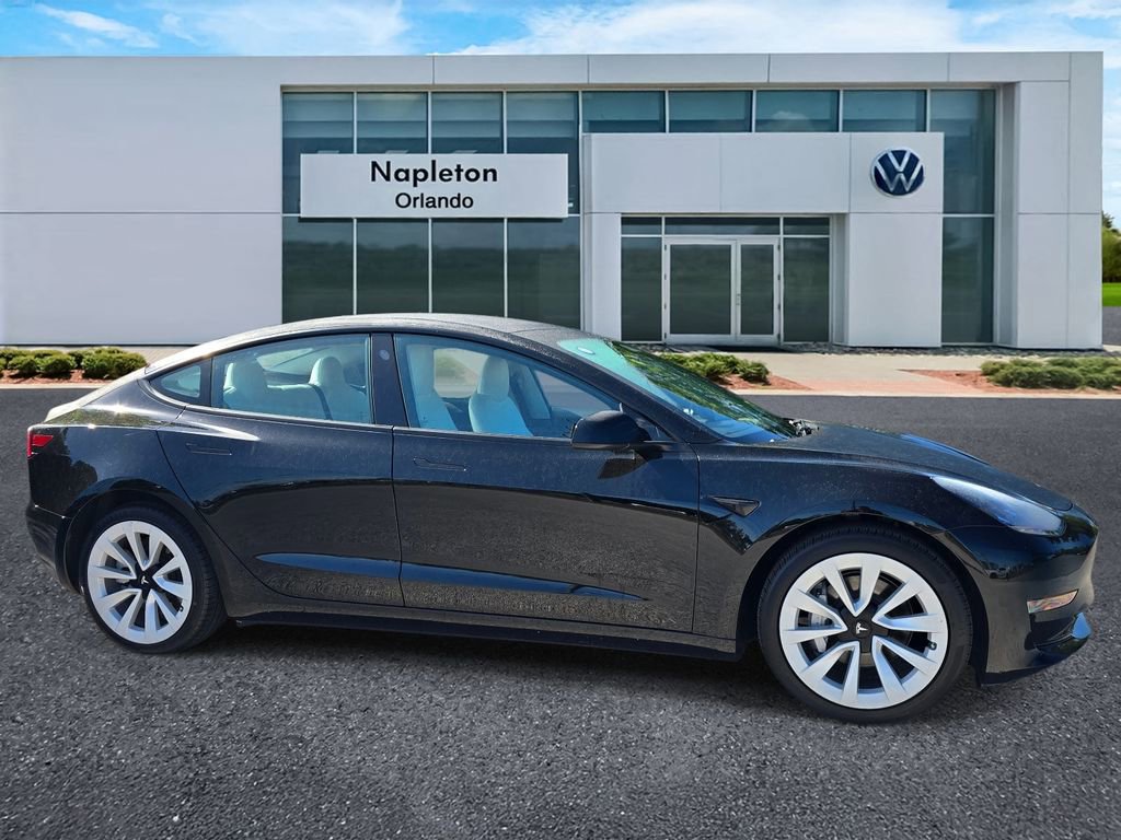 Used 2023 Tesla Model 3 Standard Range image 3