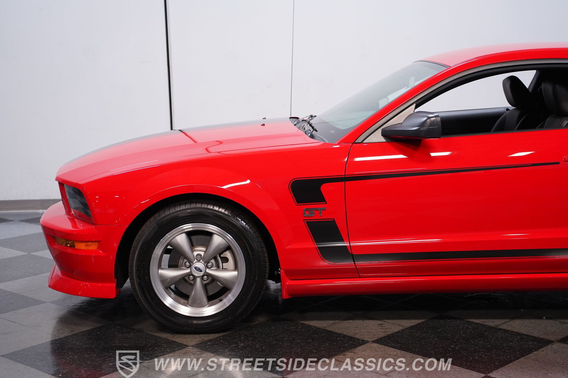 Used 2005 Ford Mustang GT RWD image 19