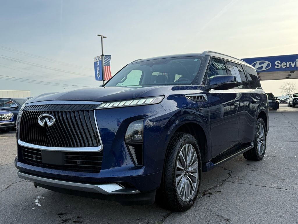 Used 2025 INFINITI QX80 Sensory AWD/4WD image 3