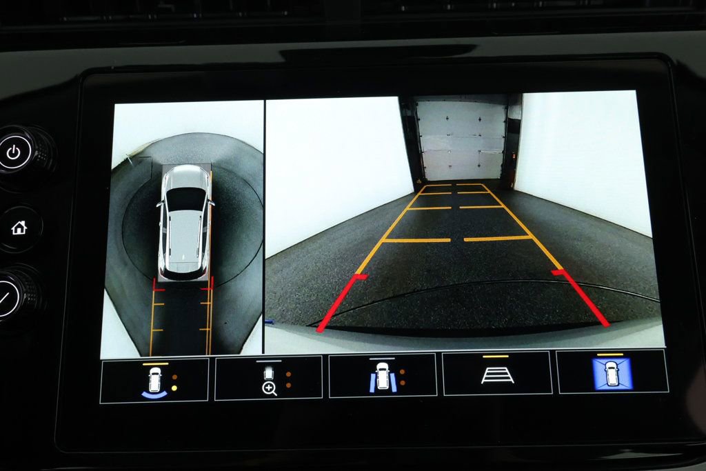 Used 2023 Chevrolet Bolt EUV Premier image 17