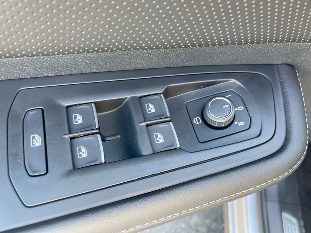 New 2026 Volkswagen Atlas Cross Sport SEL Premium R-Line image 38