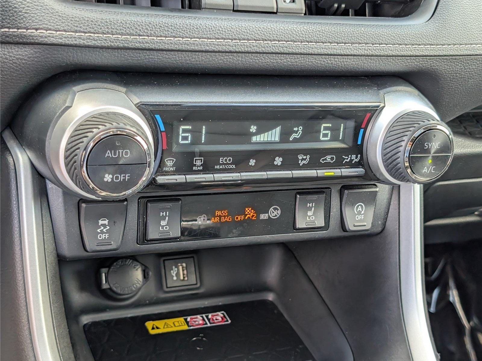 Used 2023 Toyota RAV4 XLE Premium AWD/4WD image 28