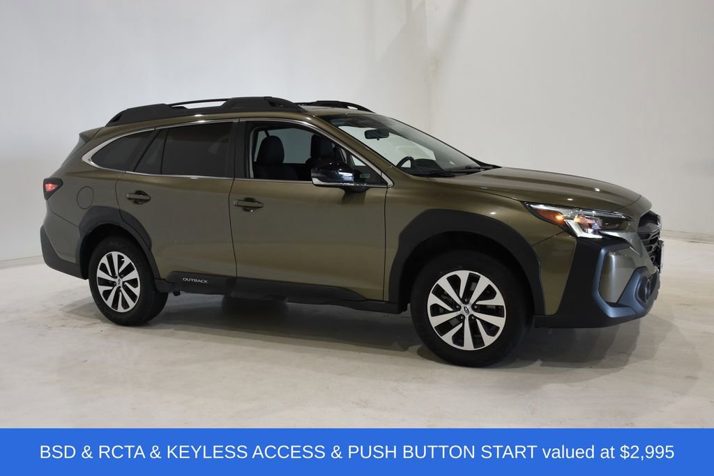Used 2025 Subaru Outback Premium image 3