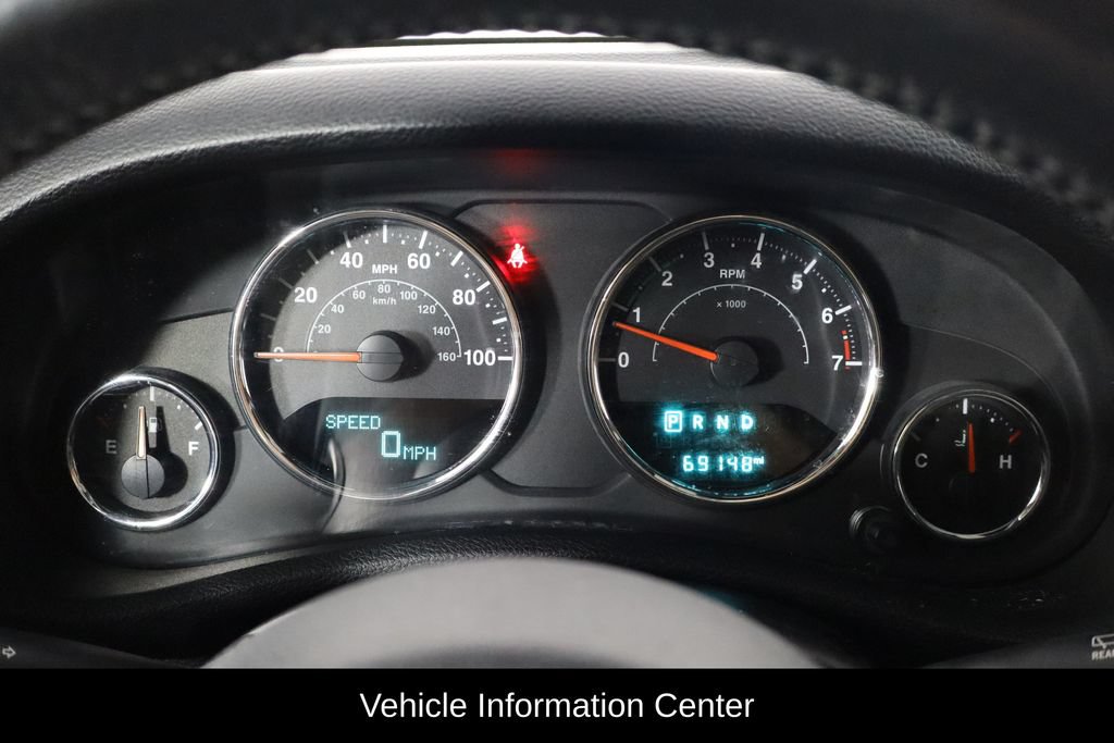 Used 2017 Jeep Wrangler Unlimited Rubicon w/ Connectivity Group AWD/4WD image 11