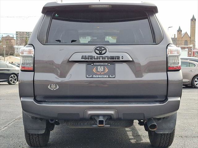 Used 2022 Toyota 4Runner SR5 Premium w/ Moonroof Package image 23