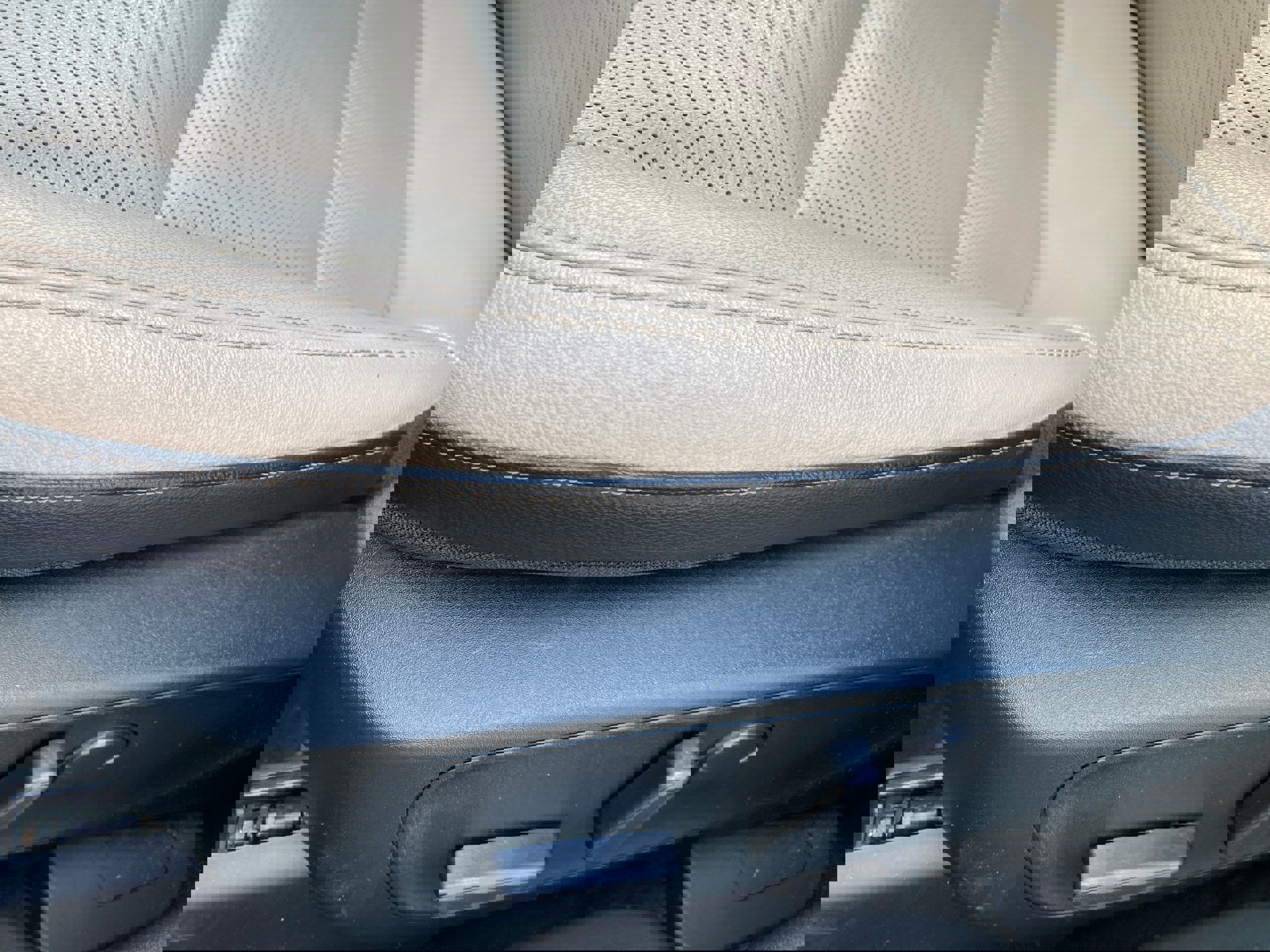 Used 2022 Ford Escape SEL image 8