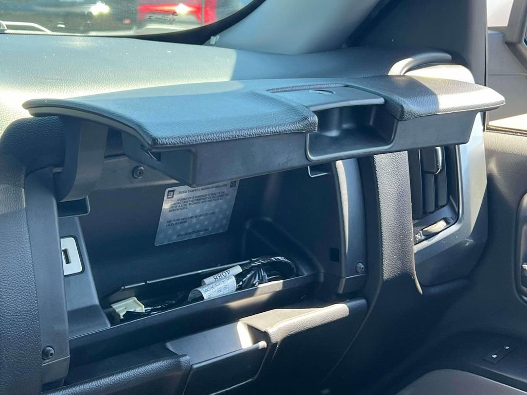 Used 2018 Chevrolet Silverado 1500 LT w/ All Star Edition AWD/4WD image 27