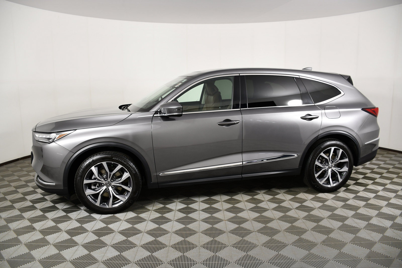Certified 2024 Acura MDX SH-AWD w/ Technology Package image 9