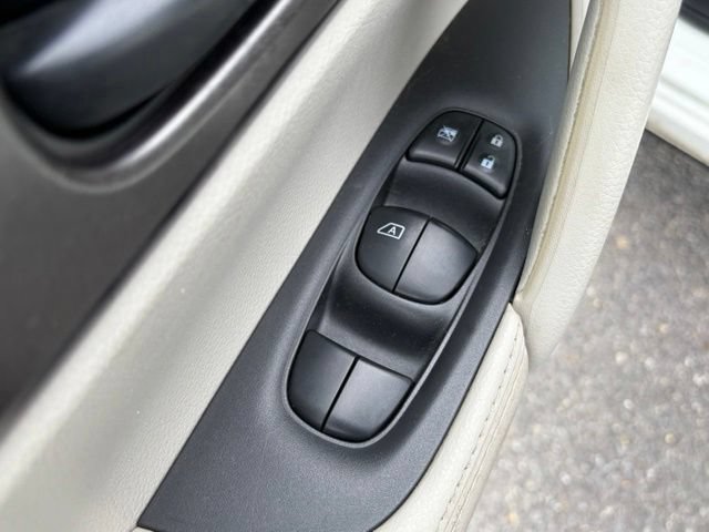 Used 2017 Nissan Rogue Sport S FWD image 13