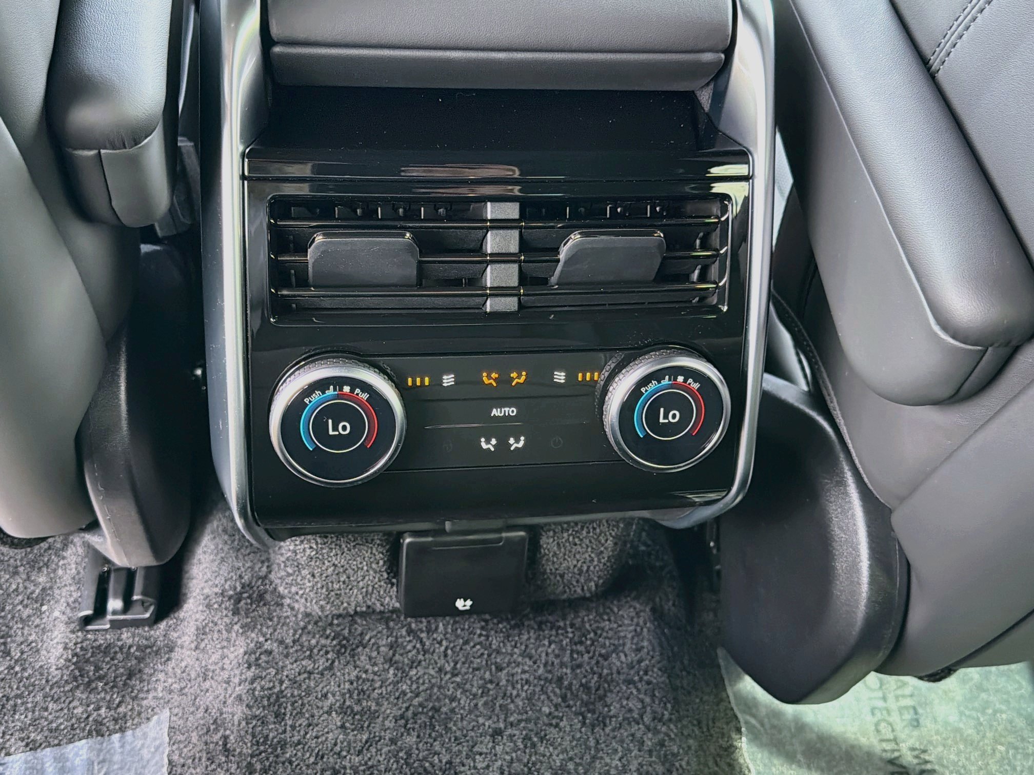 New 2027 Land Rover Range Rover SE AWD/4WD image 21