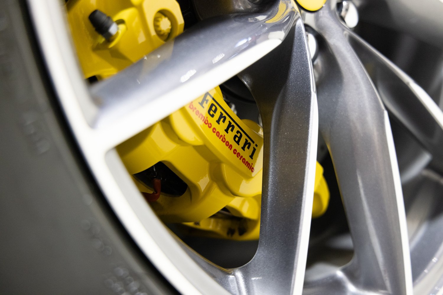 Used 2022 Ferrari 812 GTS RWD image 35