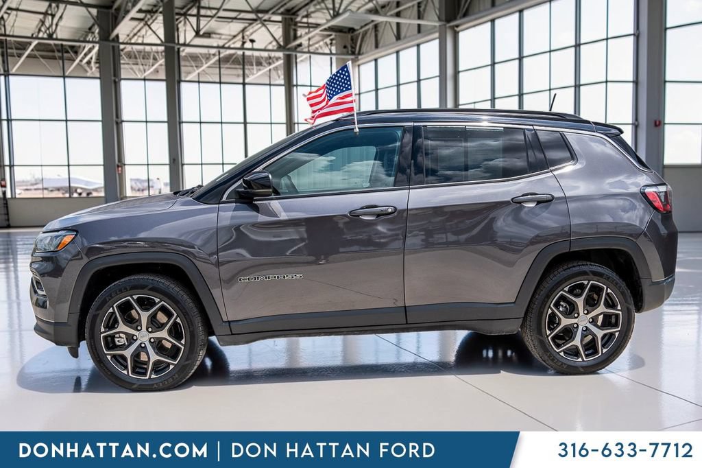 Used 2024 Jeep Compass Limited AWD/4WD image 2