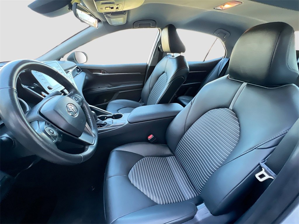 Used 2024 Toyota Camry SE image 19