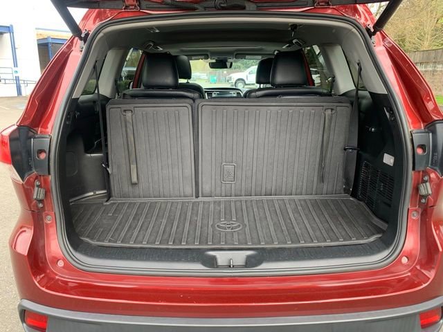 Used 2018 Toyota Highlander SE image 5