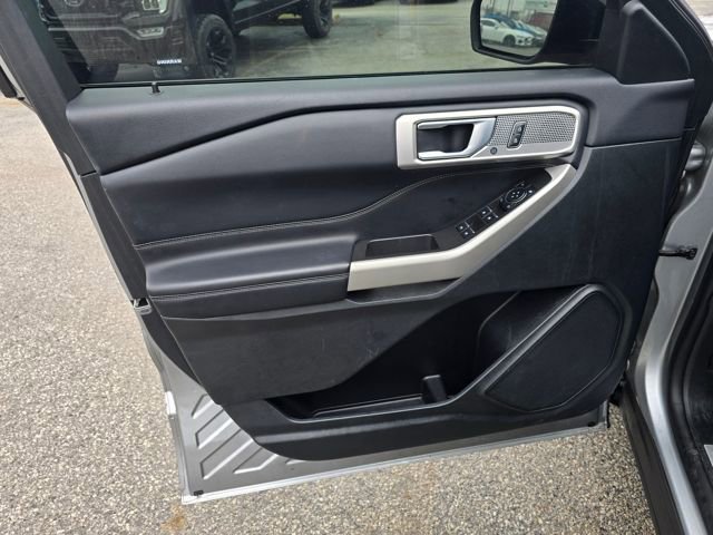 Used 2024 Ford Explorer Limited image 9