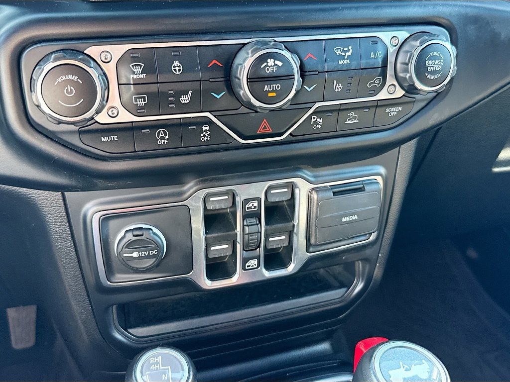 Used 2022 Jeep Wrangler Unlimited Sahara AWD/4WD image 17