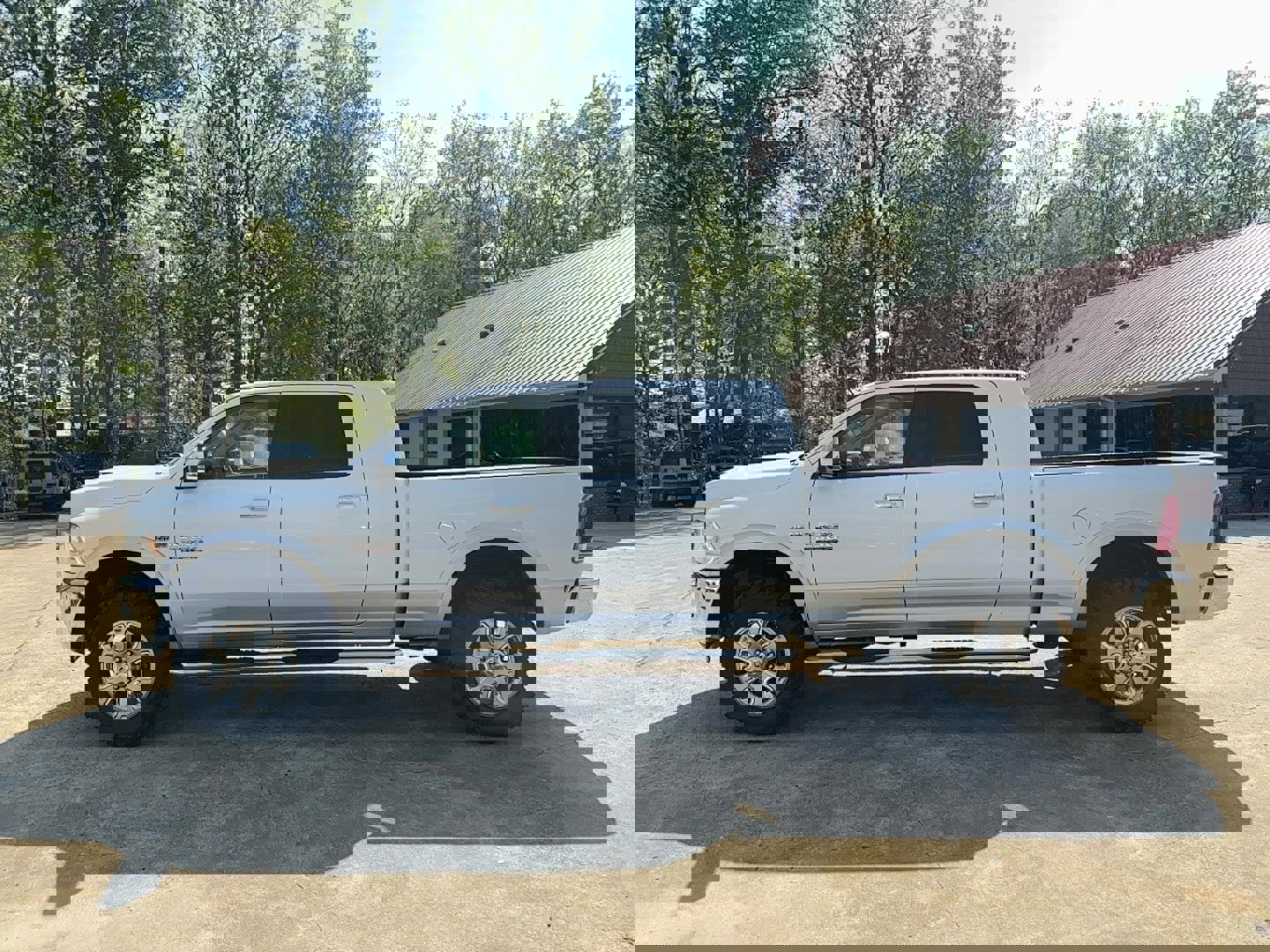 Used 2015 RAM 2500 Laramie w/ Protection Group image 8