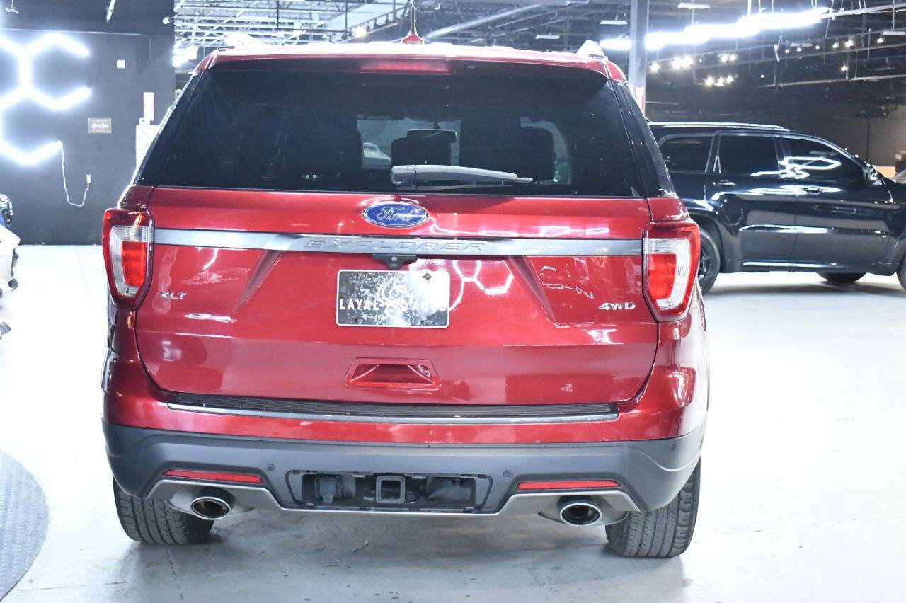 Used 2018 Ford Explorer XLT w/ Equipment Group 202A image 6
