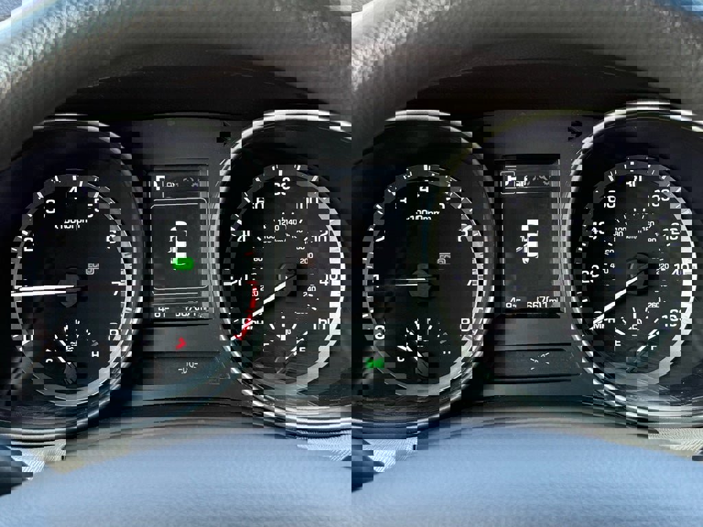 Used 2018 Hyundai Santa Fe SE image 22