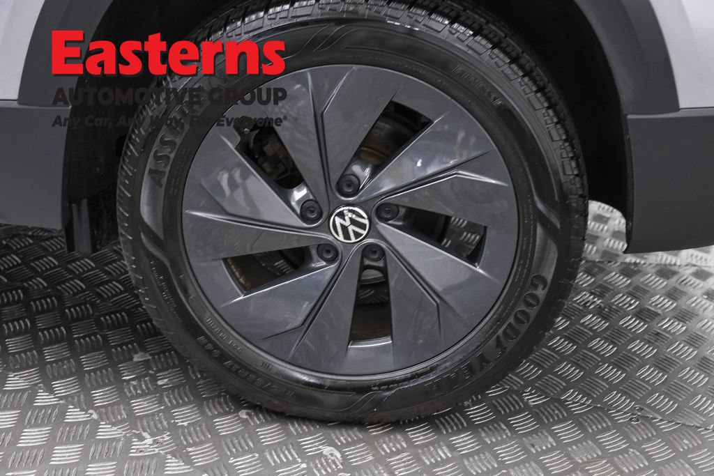 Used 2025 Volkswagen Taos S FWD image 32