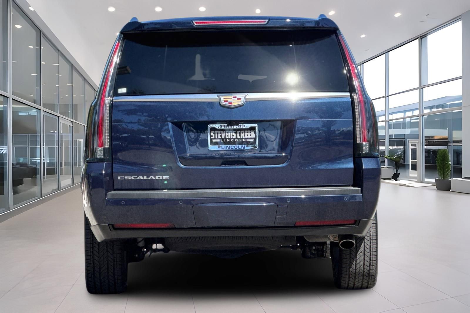 Used 2019 Cadillac Escalade ESV Platinum AWD/4WD image 5