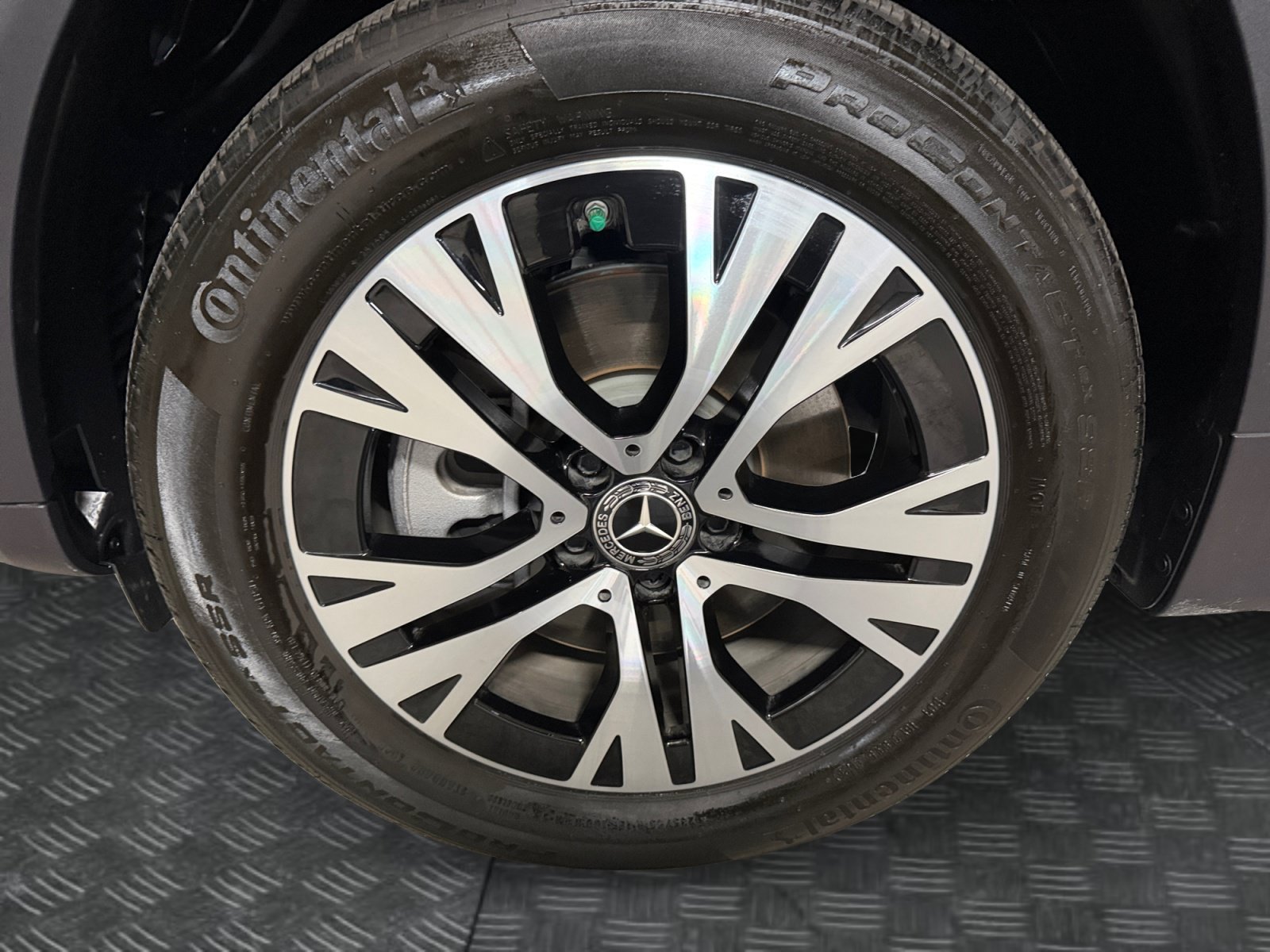 Used 2026 Mercedes-Benz GLB 250 image 9