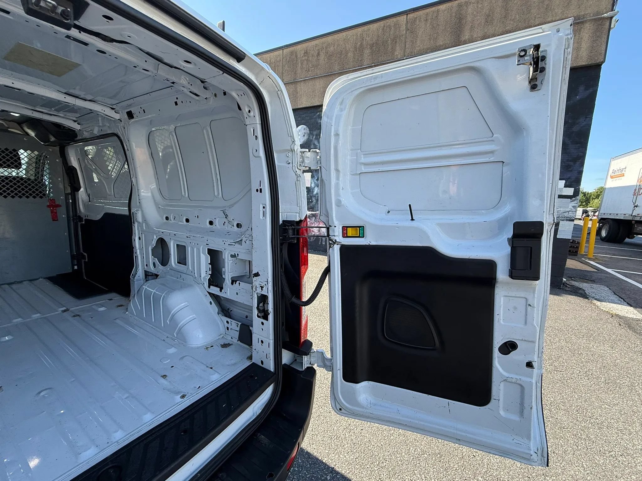 Used 2022 Ford Transit 150 Low Roof RWD image 28