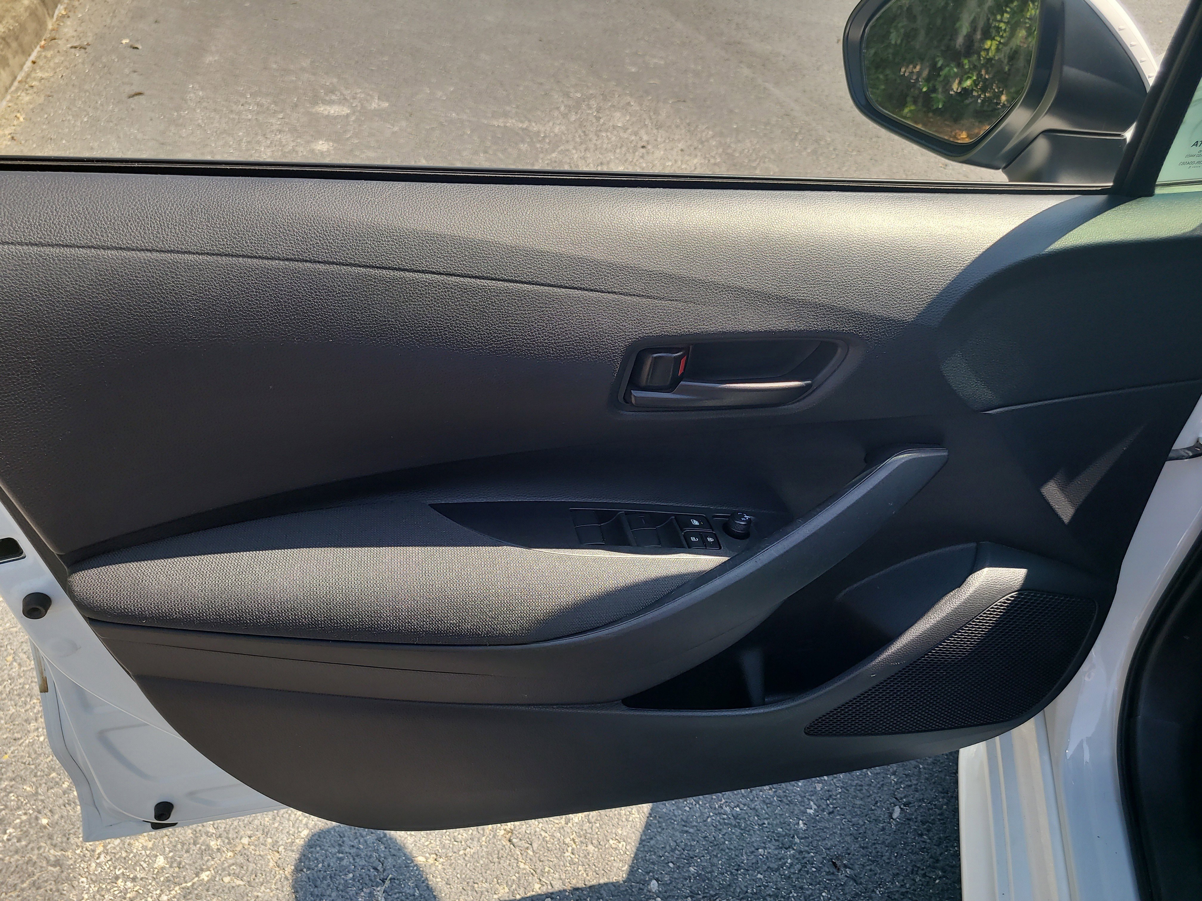Used 2025 Toyota Corolla LE FWD image 16