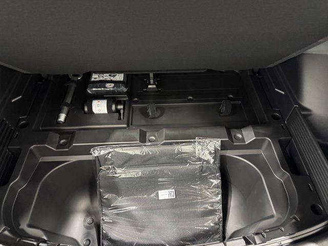 New 2026 Chevrolet Equinox EV LT image 11