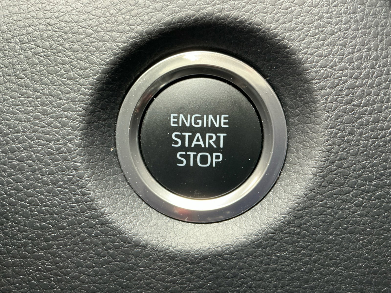 Certified 2025 Toyota Corolla SE w/ Convenience Package image 28