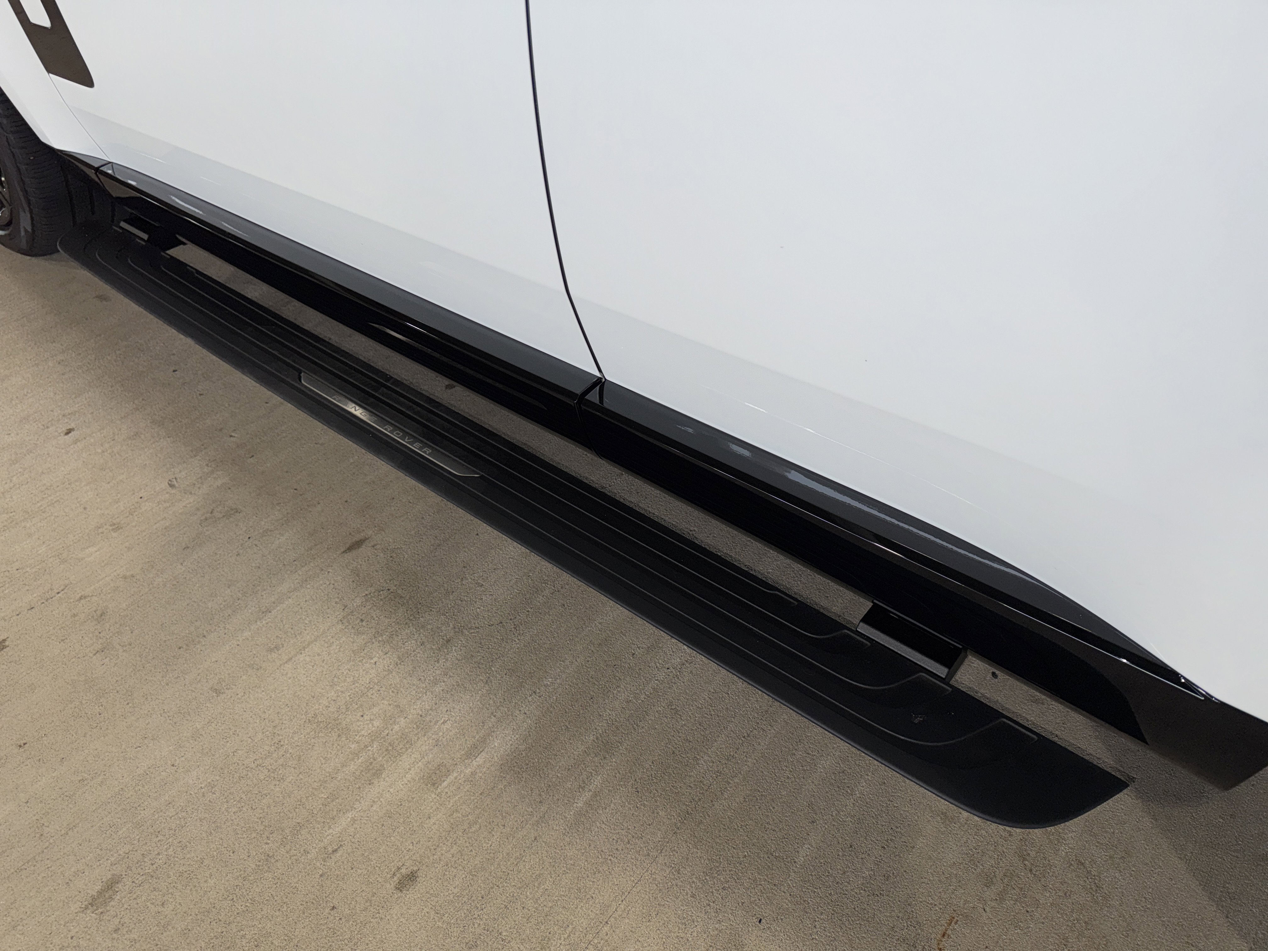 Used 2024 Land Rover Range Rover SE AWD/4WD image 40